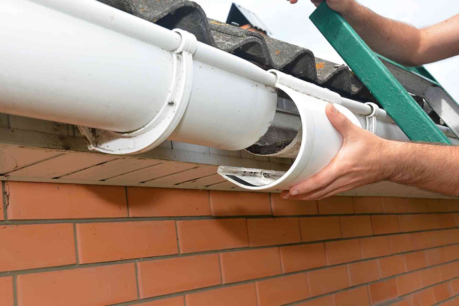 Guttering Repairs and Cleaning